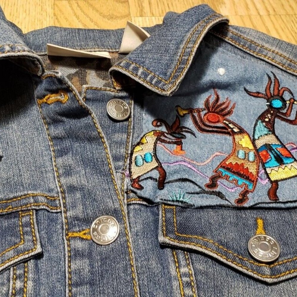 Chico's Women's Jean Jacket  Size: 0  Button  Kokopelli